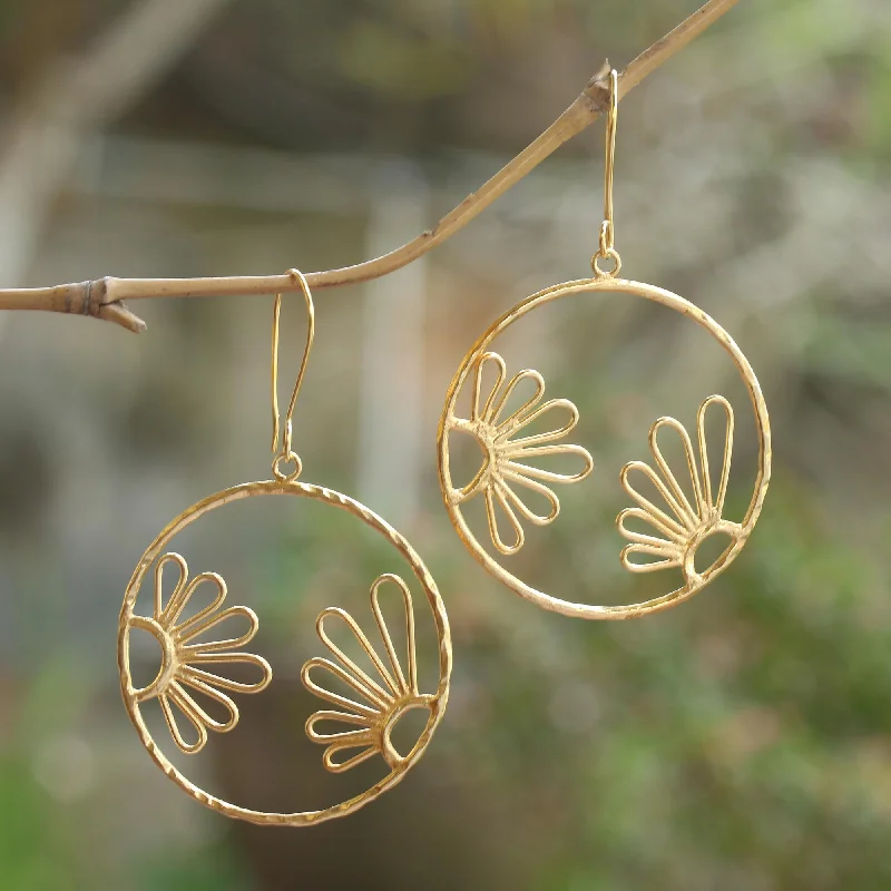 Exclusive Jewelry Sale – Limited-Time Discounts In Focus Gold-Plated Floral Dangle Earrings